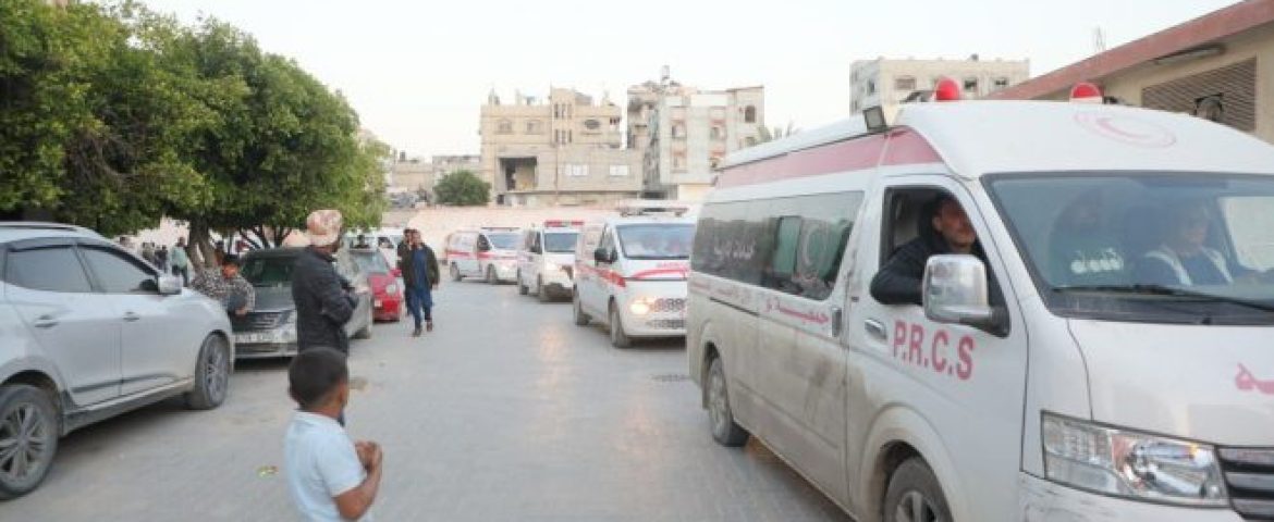 استهداف ٨ مسعفين بالهلال الأحمر الفلسطيني انتهاك صارخ للقوانين والأعراف الدولية